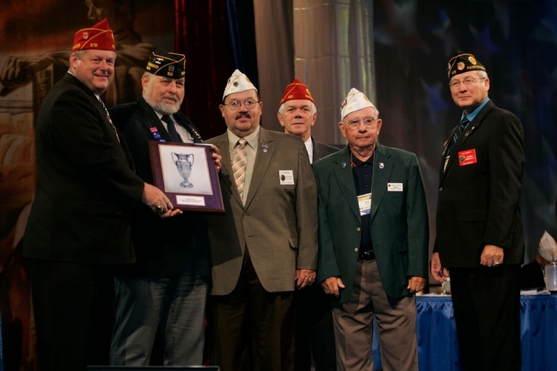 Department Adjutant Robert Perham receives award at National Convention