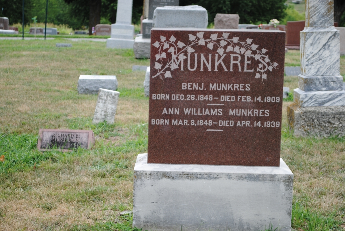 Dick Munkres Grave site & Family Monument Restoration