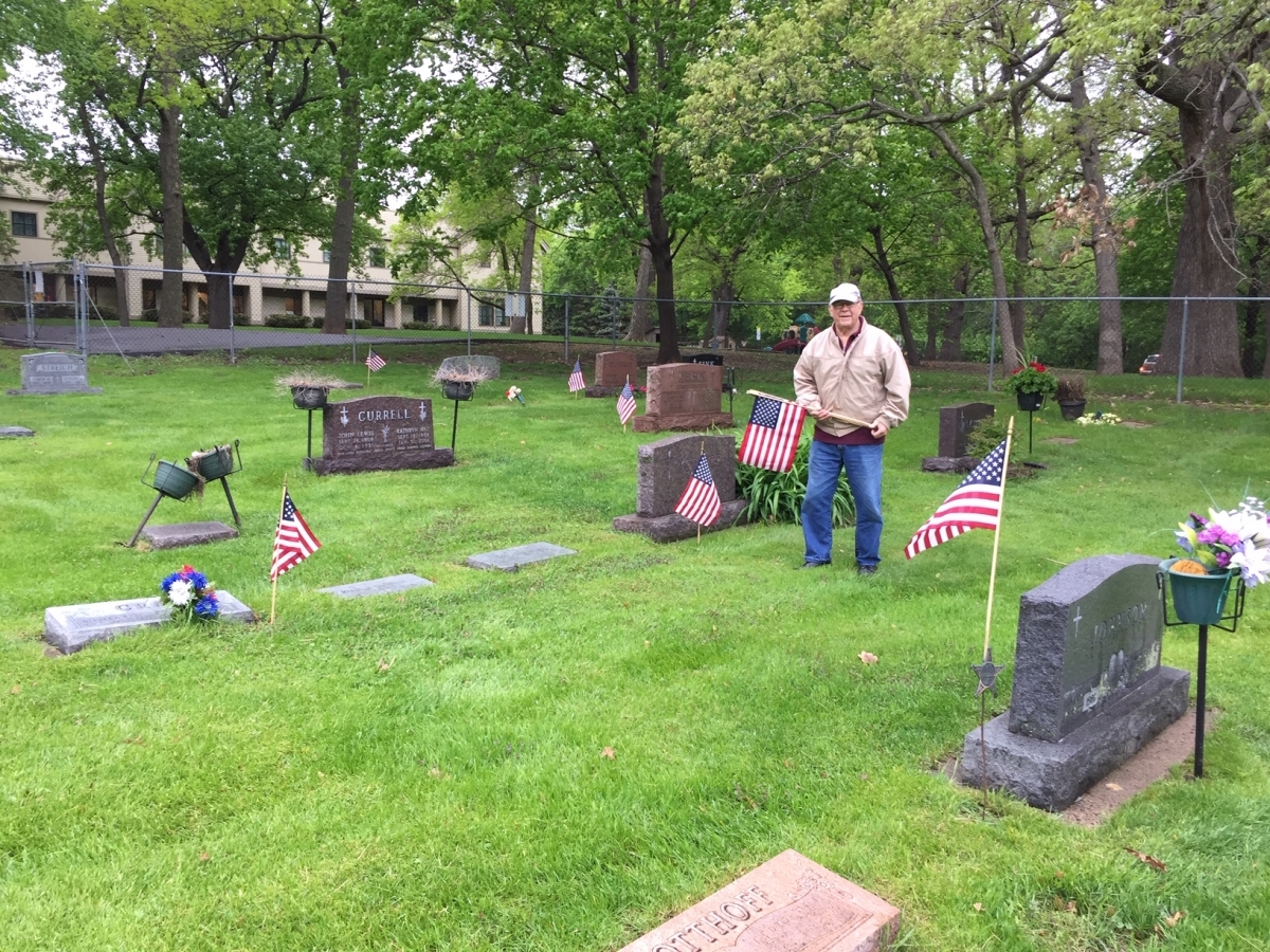 Woodbury American Legion Post 501 places Flags at Woodbury Cemeteries