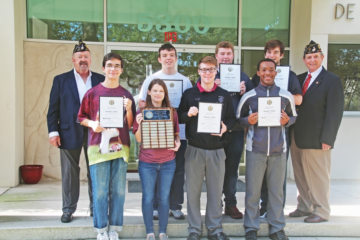 2019-08, Plaque and certificates presents by Post 307 to students and Principal of De La Salle High School for their participation in Boys State. 