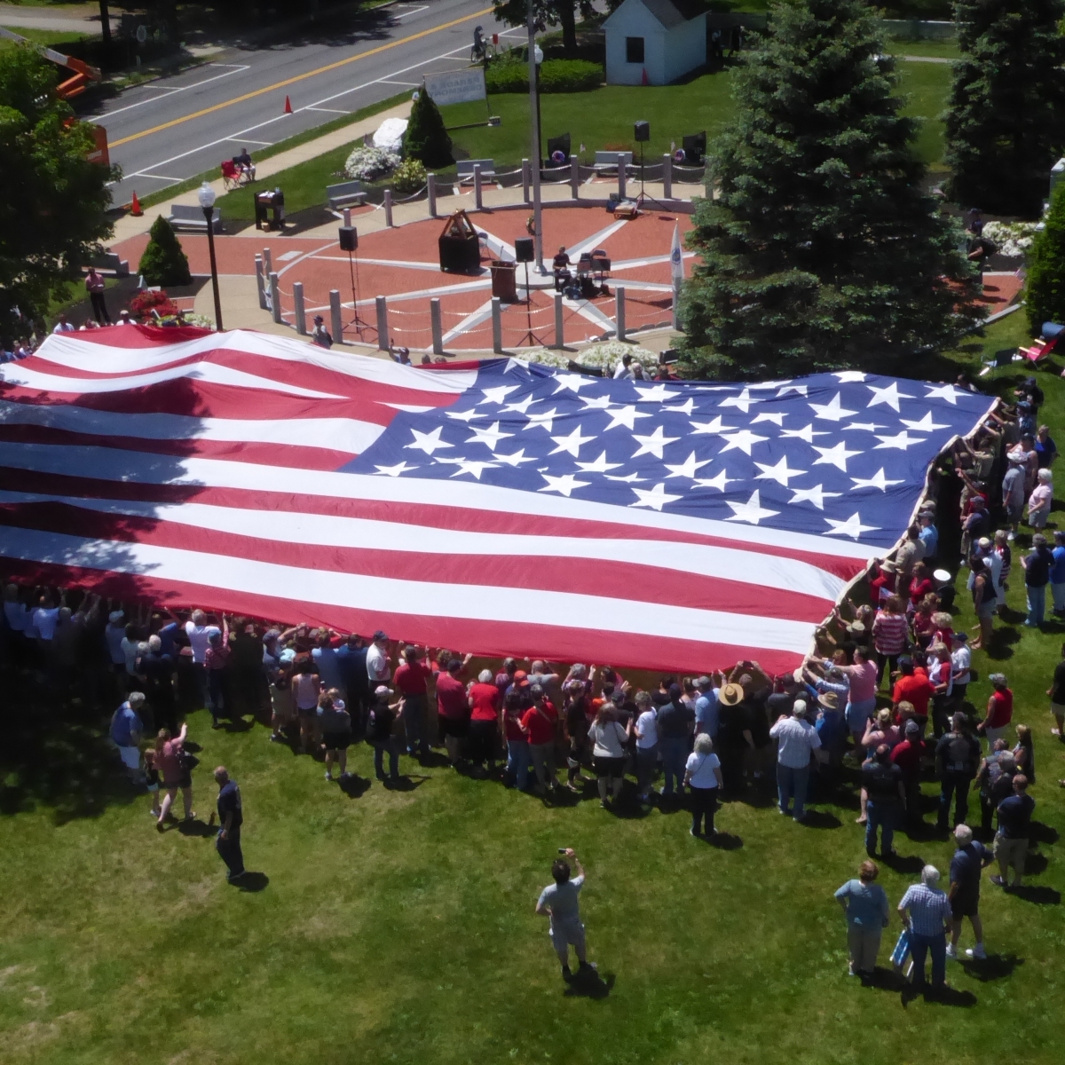 World War 2 and Mt Rushmore Flags visit Middleborough