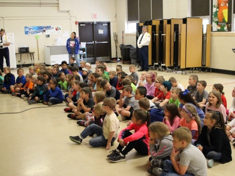 Minnie Cline Elementary Flag Etiquette Class